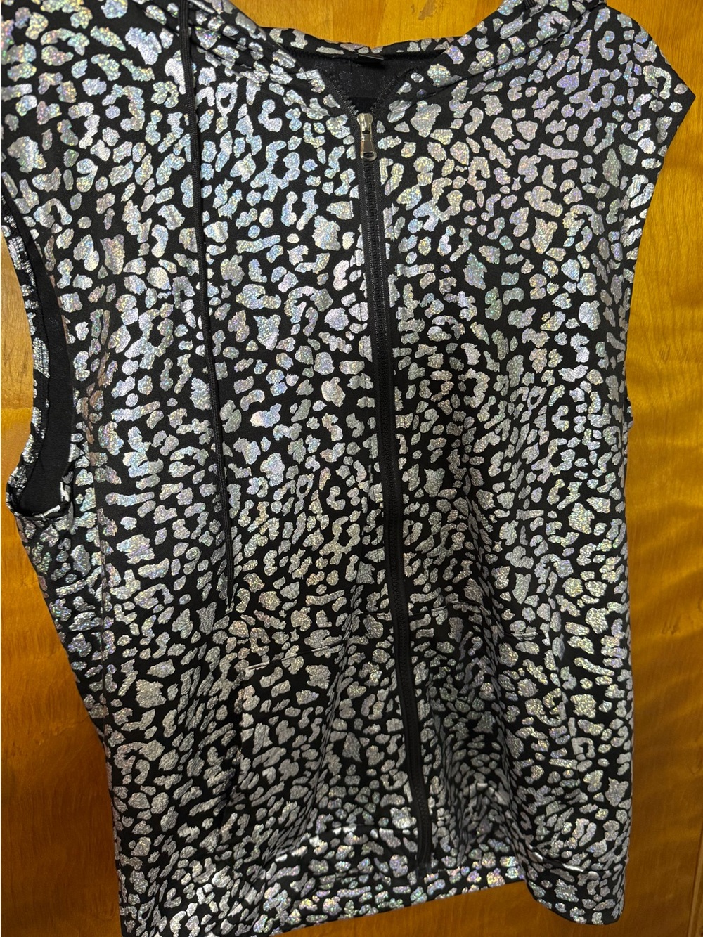 NWOT - Black & Silver Leopard Print Sleeveless Zip Hoodie Vest Size Medium